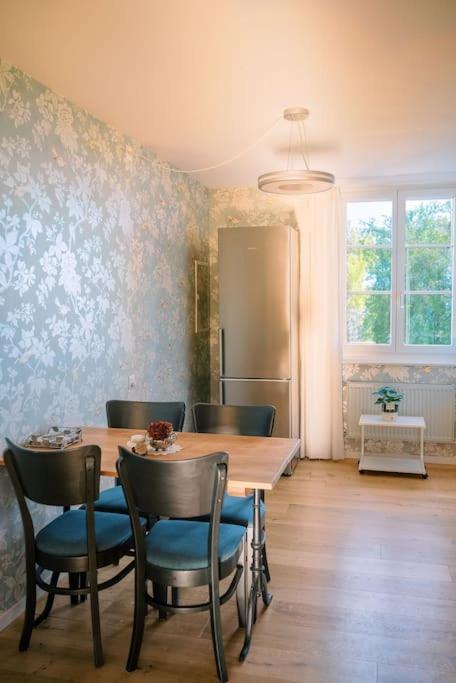 Seesicht Und Charmante Wohnung Bei Hanni Und Ueli Bottighofen Exterior foto